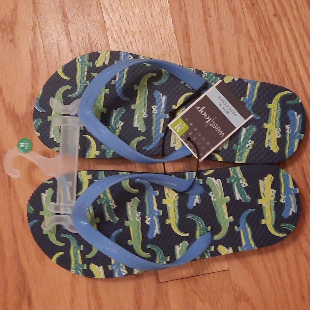NEW sz 2/3 boys flip flop sandals NWT
